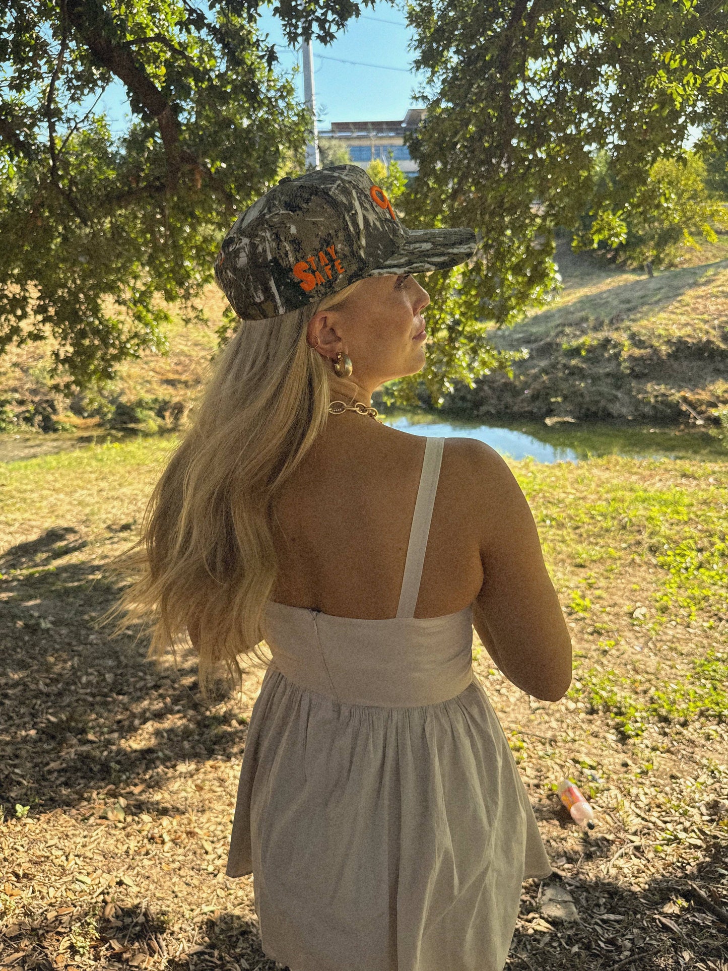 CAMO BOW TRUCKER HAT ( 2 COLORS )