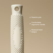 Hard to Miss XL Ceramic Round Brush | Mane Ivy