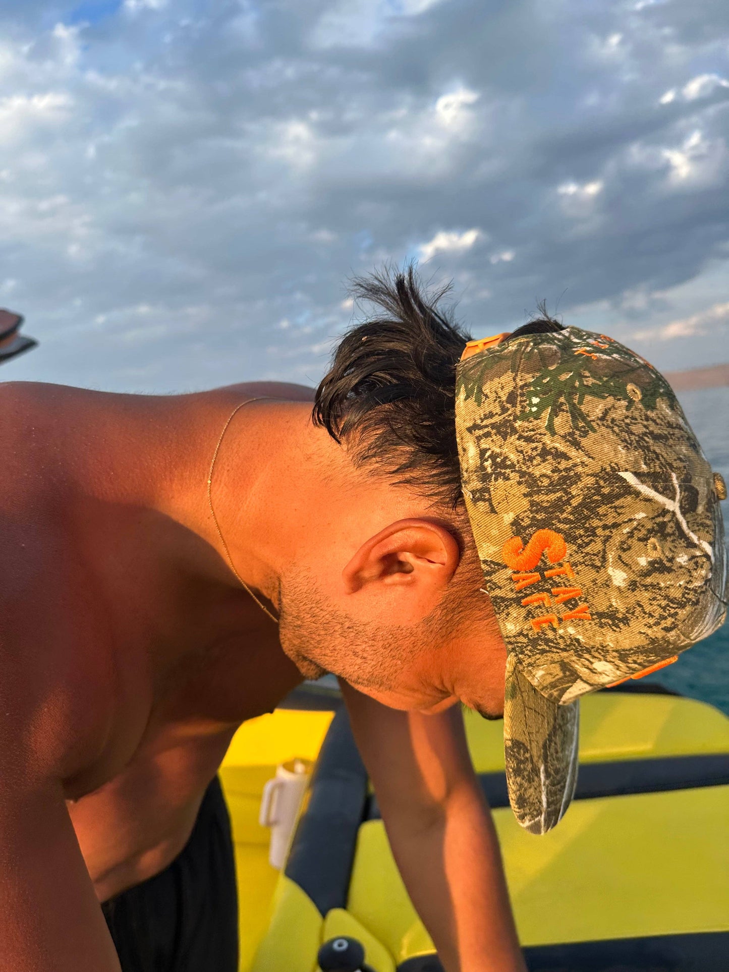 CAMO BOW TRUCKER HAT ( 2 COLORS )
