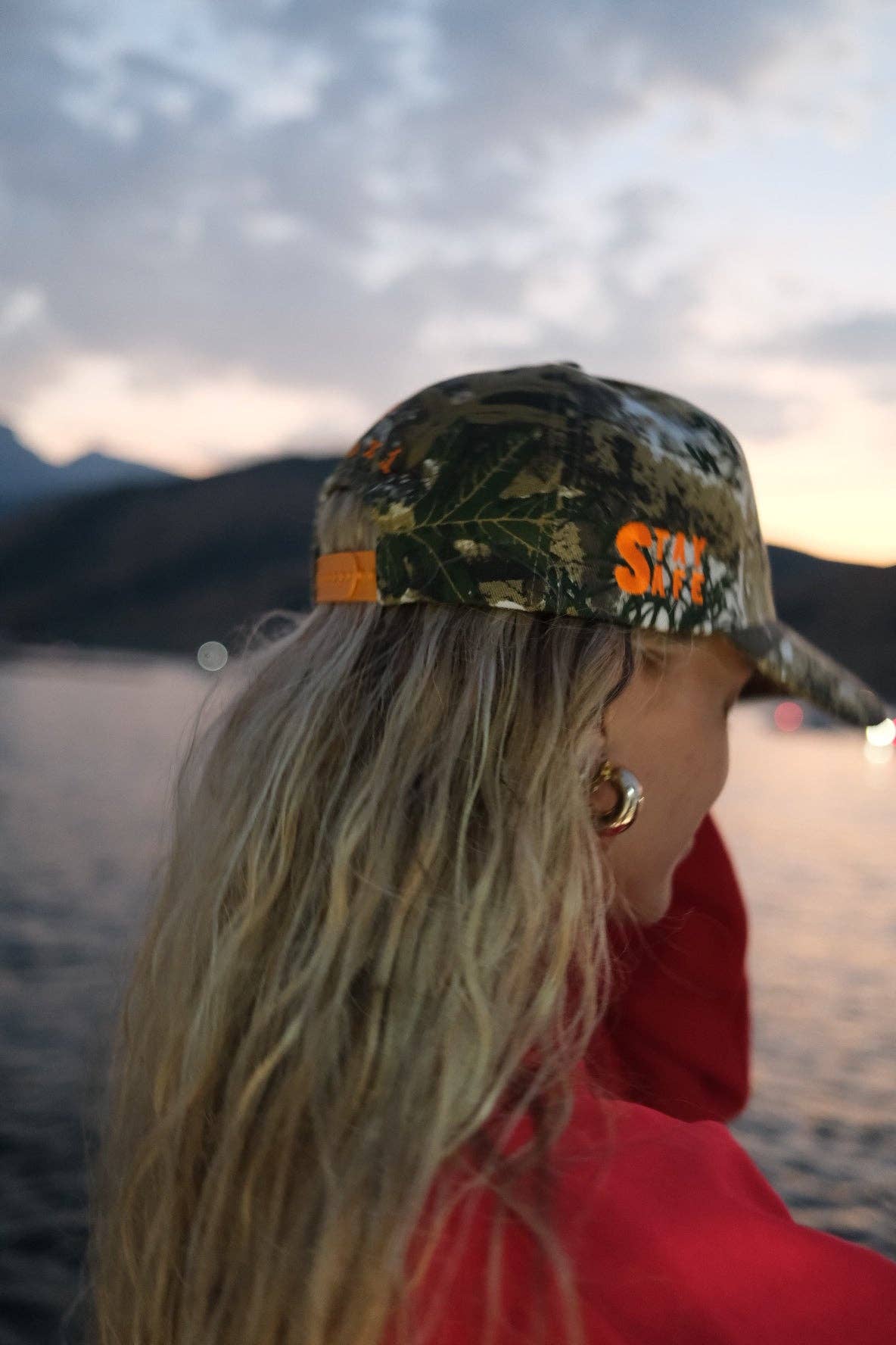 CAMO BOW TRUCKER HAT ( 2 COLORS )