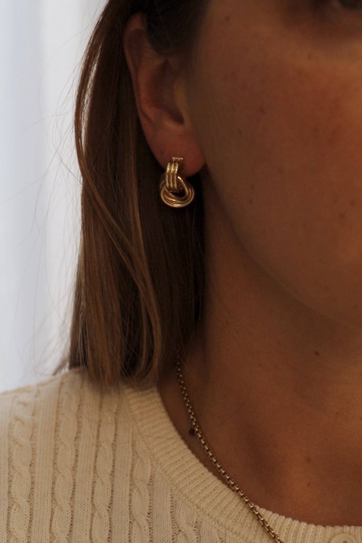 Knot studs
