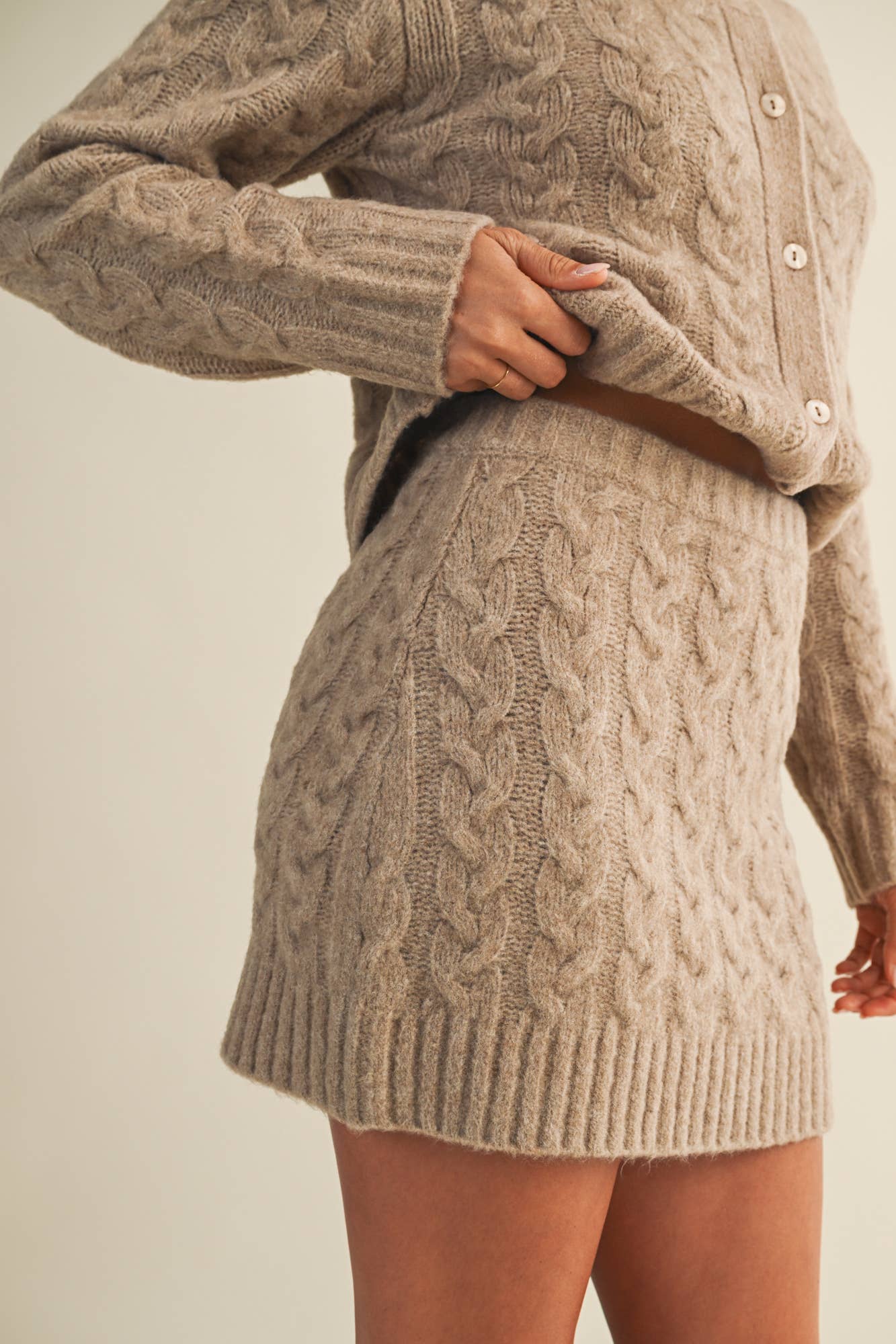 CABLE SWEATER SKIRT