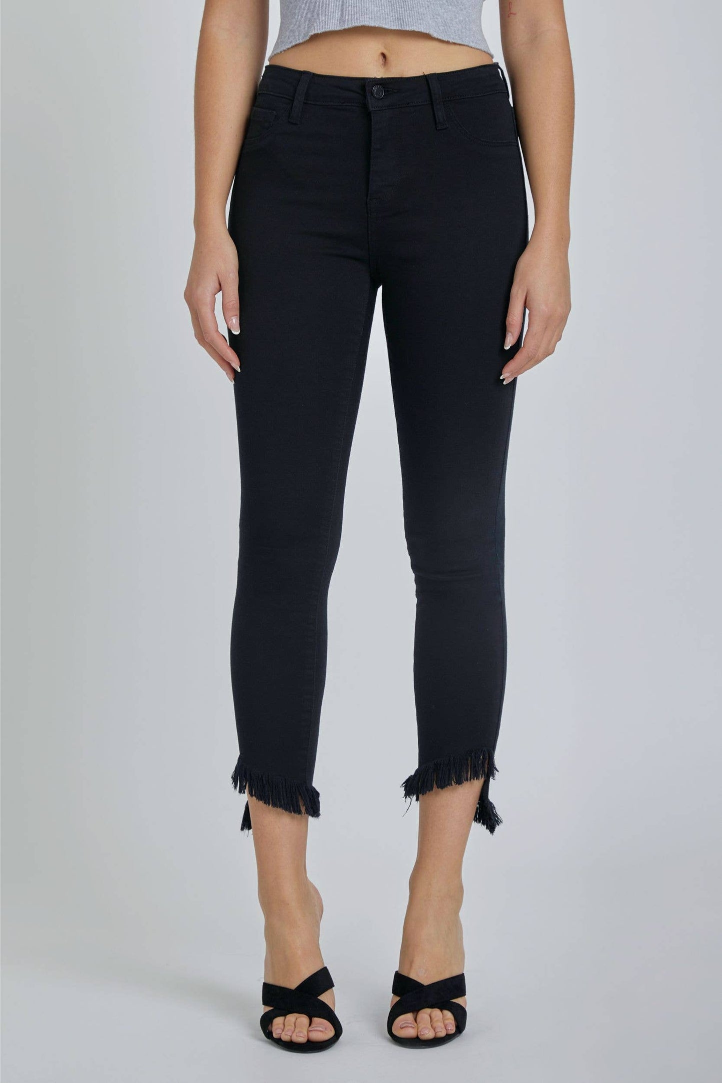 Mid Rise Crop Skinny with Fray Hem Black