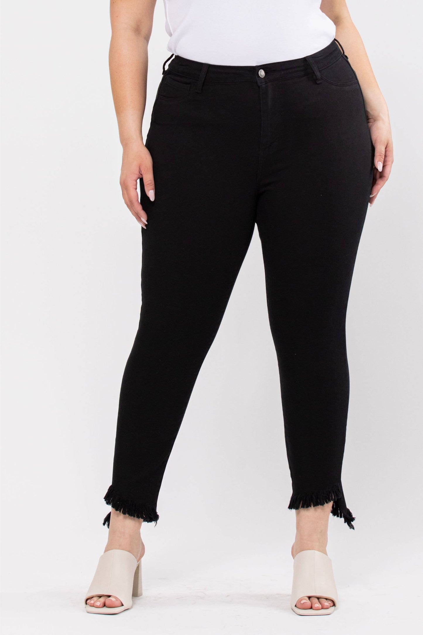 Plus Mid Rise Crop Skinny with Fray Hem Black