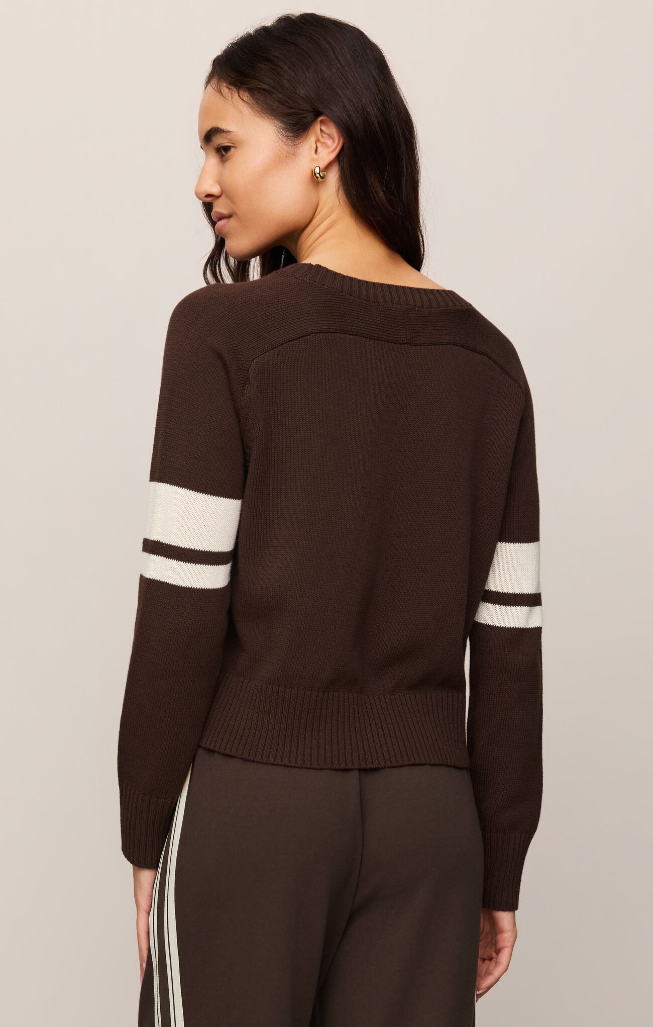 Nineties stand in sweater - Z supply