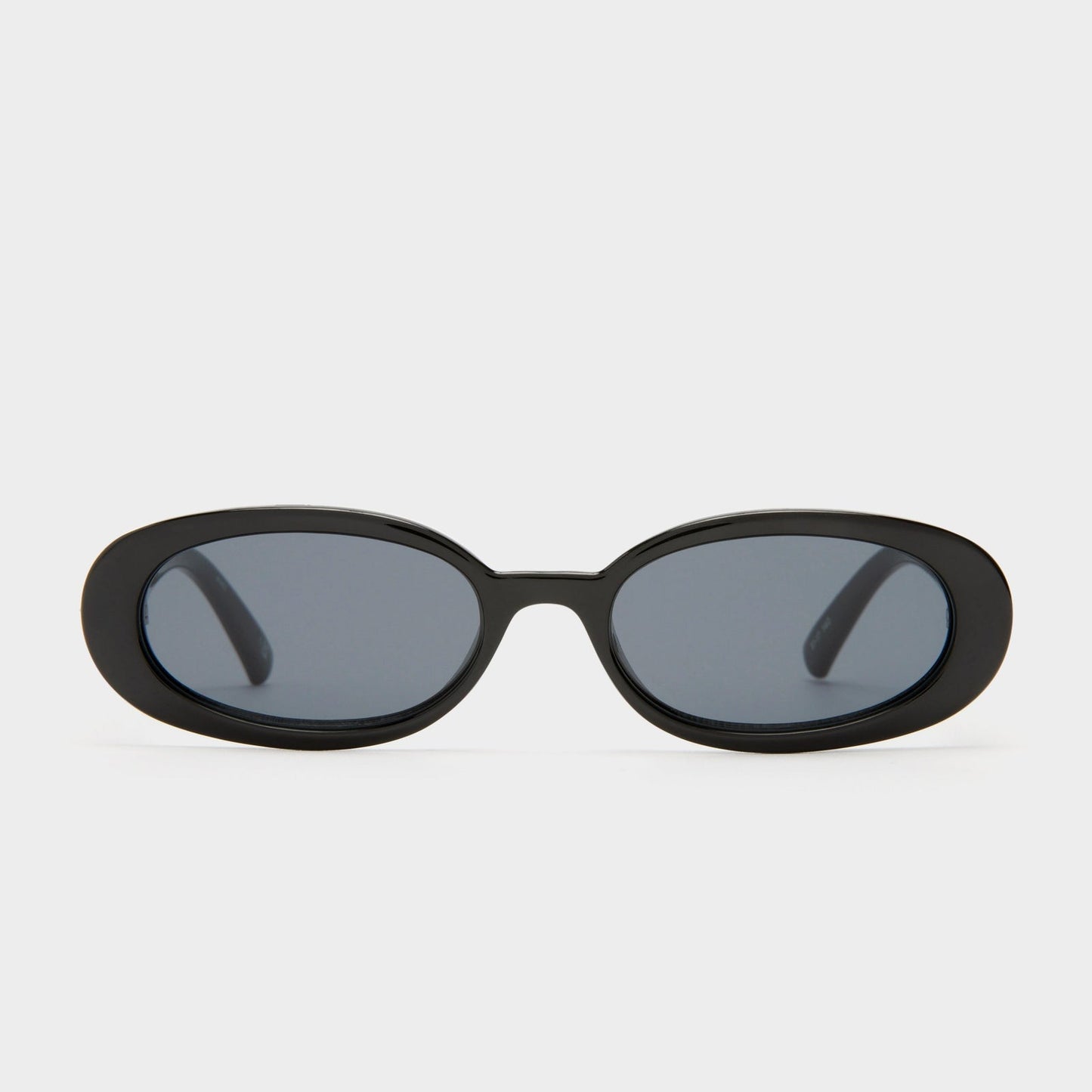 Outta love - Le Specs