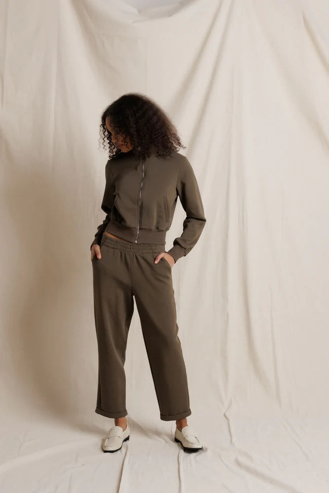 Sutton | Jogger Pant | Perfect White Tee